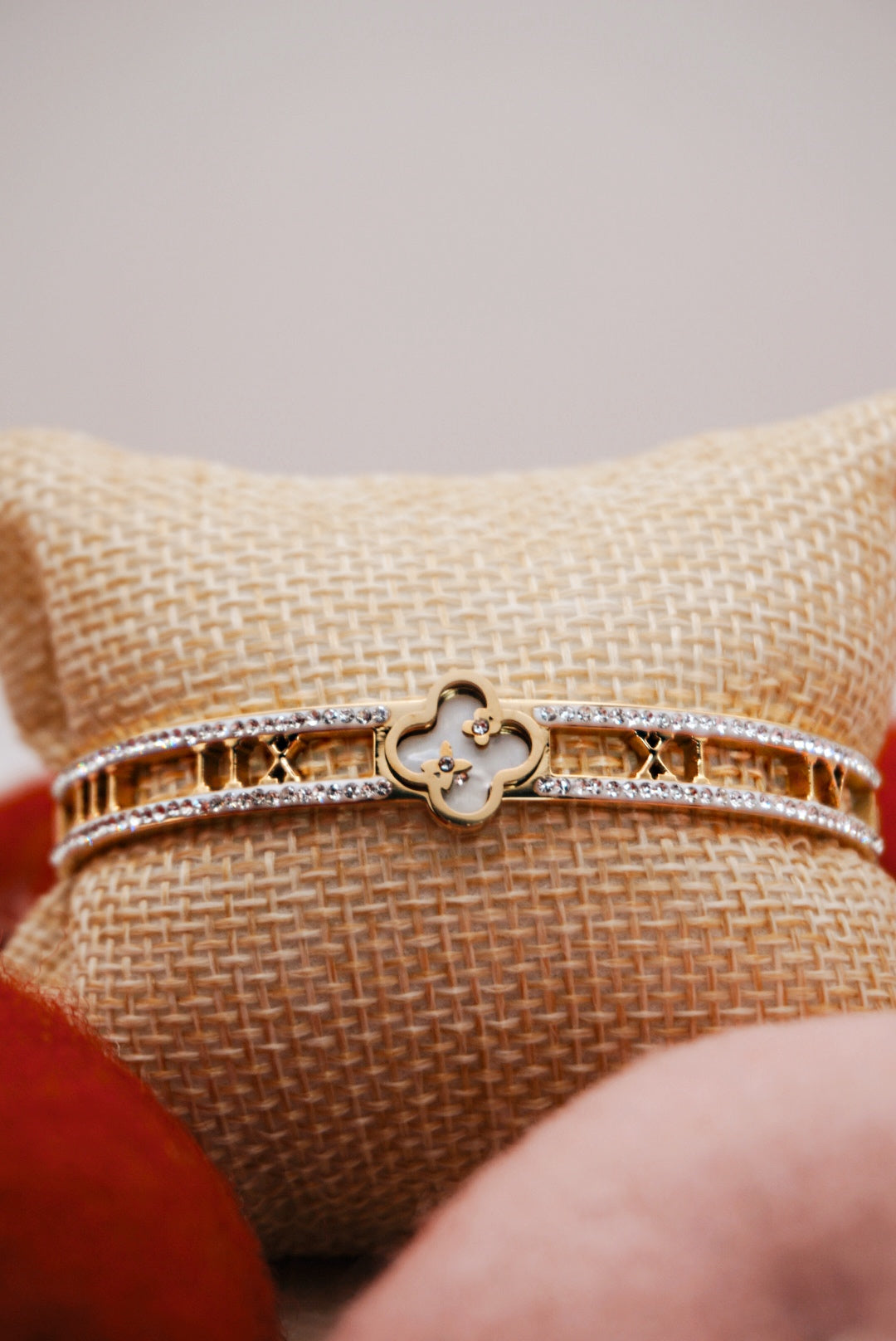 Leaf Clover Gold Bangle